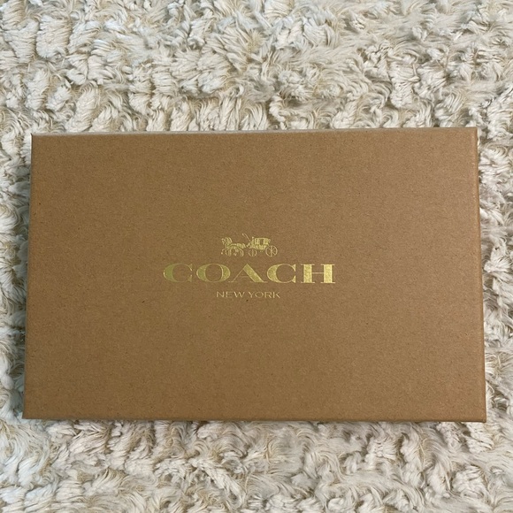 NWT NIB Coach Mini Black Cherry Color Wallet w/ Gold Chain & Attachable Charms - Picture 4 of 10